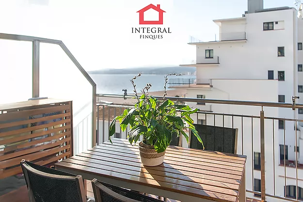 APARTAMENT AMB VISTA MAR TOTALMENT RENOVAT